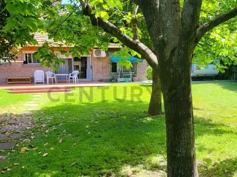 Casa venta 5 amb, 3 dormitorios con pileta en Pacheco centro