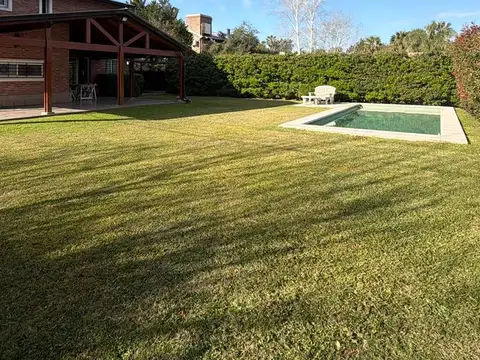 Casa 7 ambientes con 3 baños