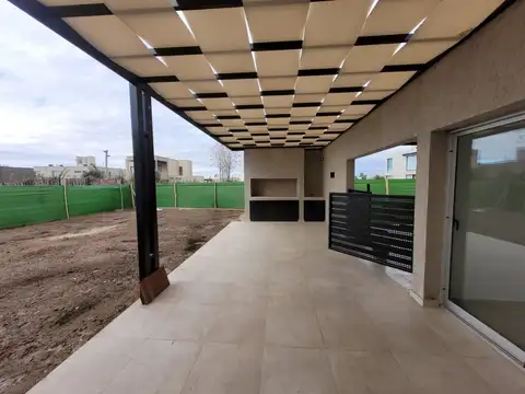 CASA 3 DORMITORIOS 3 BAÑOS B° LAR DE VIEYTES 3