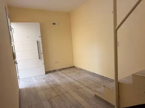 Departamento en Alquiler en Monte Castro, $ 800.000