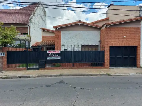 Casa en venta. 5 ambientes, Toscano 800. Villa sarmiento