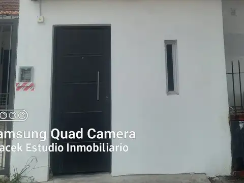 Departamento en alquiler PH sin expensas en Castelar Sur