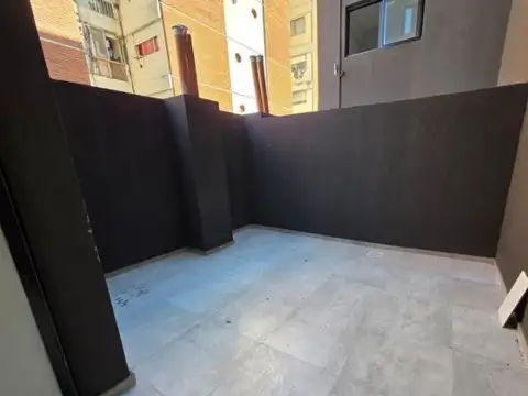 Venta departamento San Cristobal  2 amb con patio Pasco  al 500 OP COCHERA