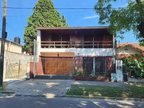 VENTA CASA 3AMBIENTES ZONA BANFIELD -APTO CREDITO-