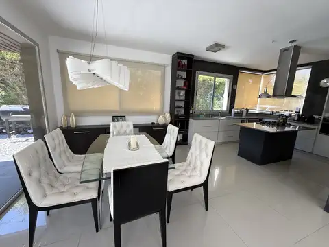 Casa en Alquiler de 4 dormitorios