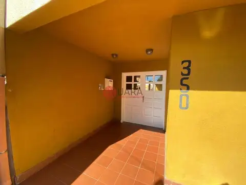 Armengol Tecera 300, Piso 1°