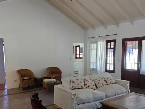 Casa en Venta en Las Lomadas, USD 260.000