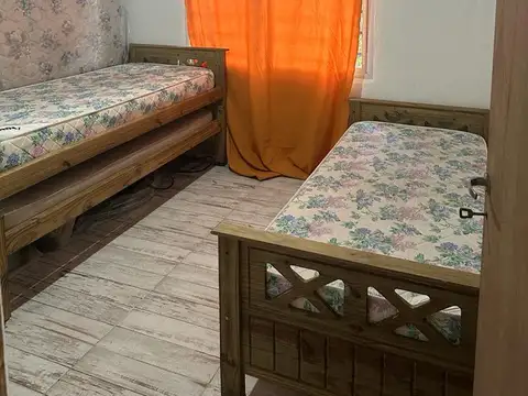 Casa en Alquiler con 1 cochera