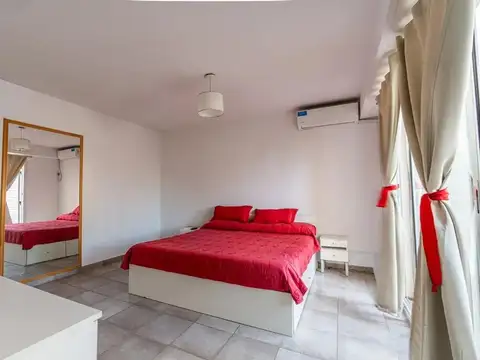 Venta de casa 6 ambientes  con cochera en Parque Avellanada