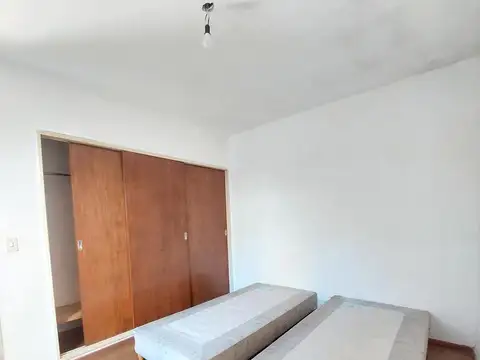 Departamento en Alquiler en Abasto, $ 490.000
