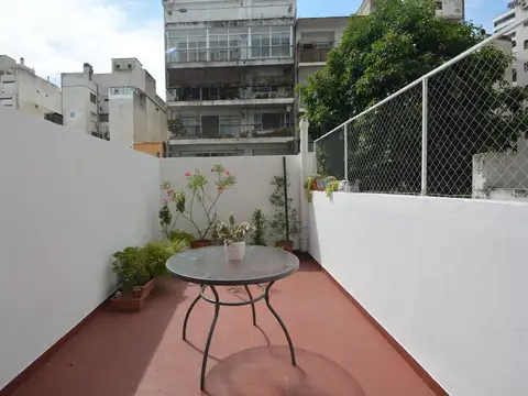 2 AMB. VENTA PALERMO , Contrafrente con amplio patio , Luminoso , guardacoches