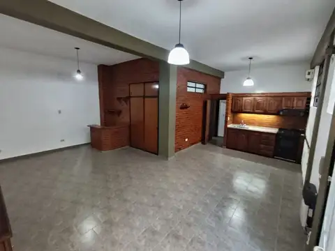 Depto Tipo Casa 4 ambientes con 2 baños