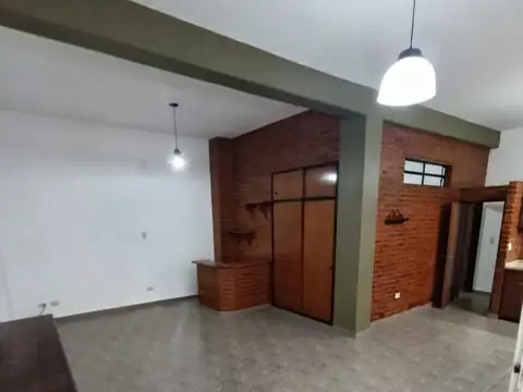 Depto Tipo Casa en Alquiler de 4 ambientes