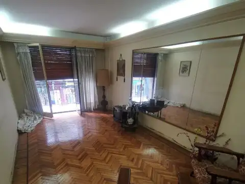 Av Avellaneda 2500, Piso 1