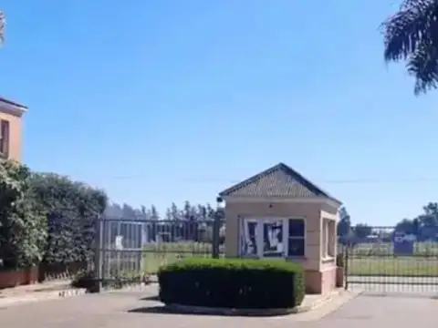 VENTA DE LOTE EN BARRIO CERRADO PILAR PLAZA.