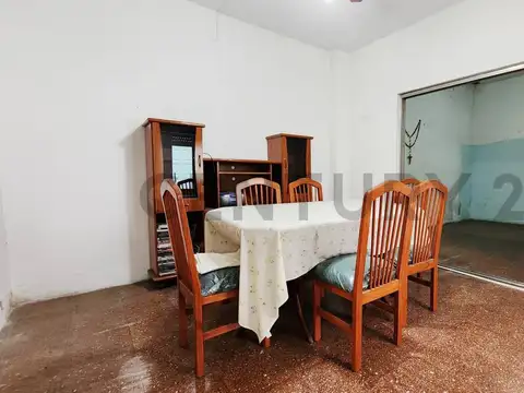 Patricios 1800, Piso 0