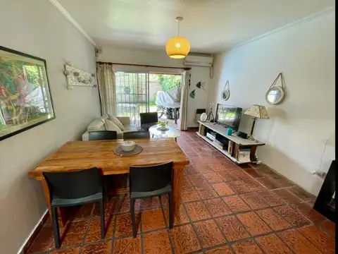 Depto Tipo Casa 4 ambientes con 2 baños