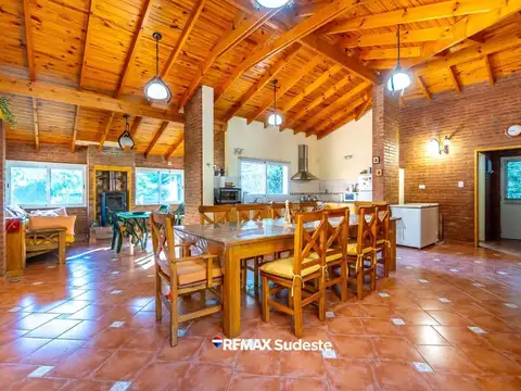 Casa 3 ambientes con 2 baños