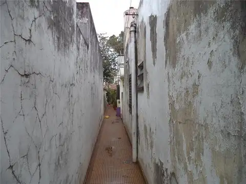 Peña 825. Banfield Este