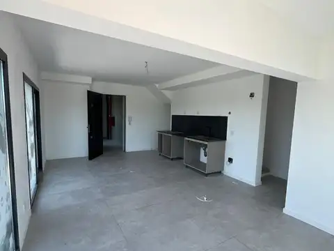 triplex de 3 amb en venta con terraza y pileta propia Tigre