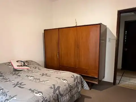 Casa Multifamiliar Ramos Mejía - Planta Baja y 1er Piso con entrada independiente - 4 ambientes Cada Una!