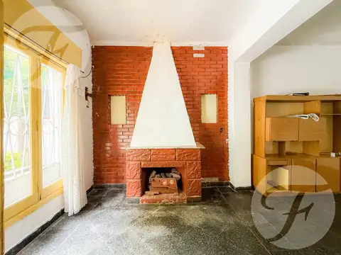 Casa 4 ambientes con 1 baño