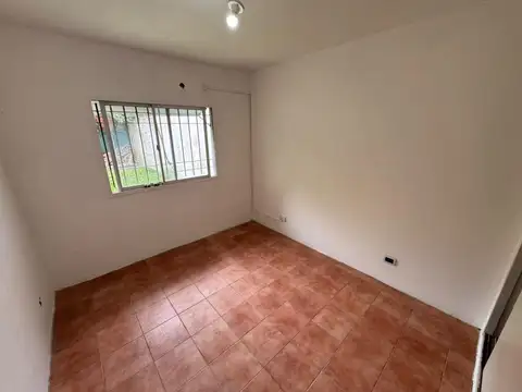 Casa en Alquiler en San Antonio de Padua, $ 700.000