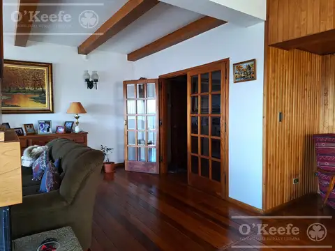 Casa 5 ambientes con 2 baños