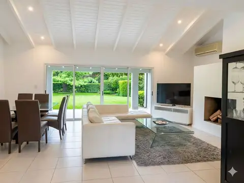 Casa en Venta en Barrio Septiembre sobre lote de casi 1000 m2 Gran potencial