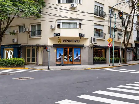 LOCAL COMERCIAL EN ESQUINA, EN ALQUILER ZONA RECOLETA