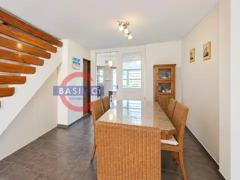 VENTA DÚPLEX 5 AMBIENTES CON JARDÍN, PLAYROOM Y TERRAZA APTO CRÉDITO– CARAPACHAY