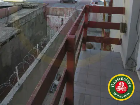 Venta - Amplio Departamento Monoambiente y 1/2 con Balcón y Vista Al MAR  