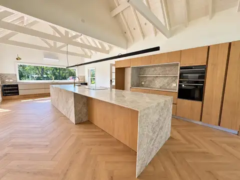 CASA EN VENTA EN SAN DIEGO 5 AMBIENTES | RECICLADA A NUEVO