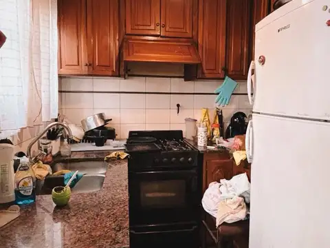 Casa 4 ambientes con 2 baños