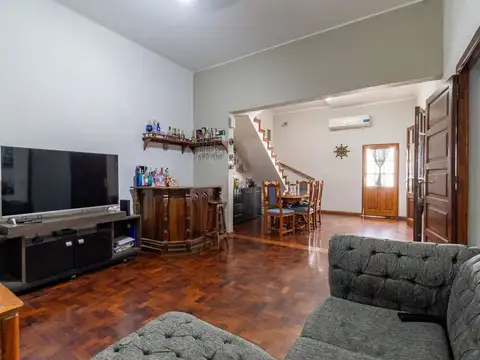 Venta casa 2 dorm patio y terraza en Saavedra