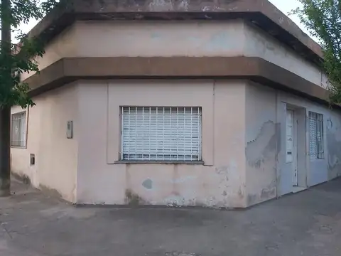 Venta Casa Sastre.Céntrica.Rivadavia y L.Torre.Consulte 