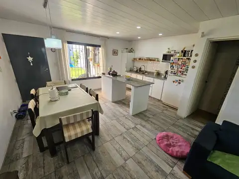 Casa 3 ambientes con 2 baños