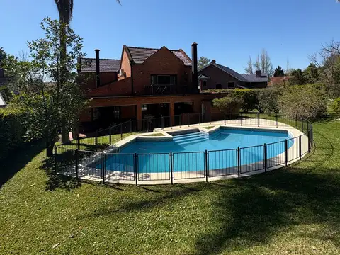 Hermosa casa en náutico escobar country club