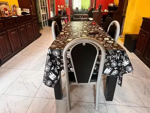Casa 4 ambientes con 1 baño