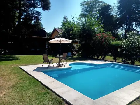 CASA DE DISEÑO CON PILETA , BARRIO LA SOBERANA