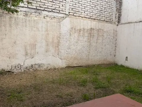 Casa en Alquiler con 1 cochera