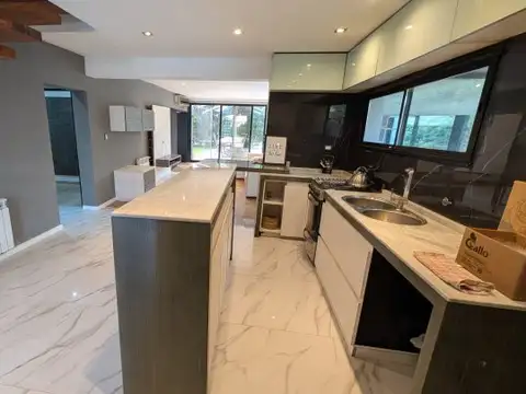 Venta casa en Altos de Hudson II