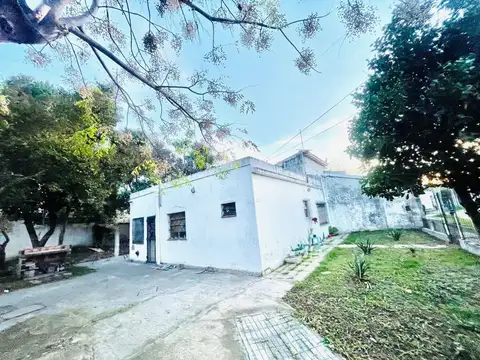 Casa 4 ambientes con 1 baño