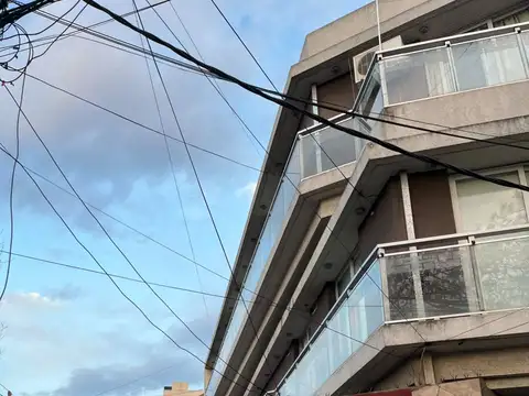 SE ALQUILA DEPARTAMENTO 3 AMBIENTES PADUA CENTRO PLANTA BAJA CON COCHERA