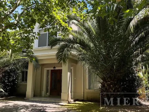 Casa en alquiler anual sin muebles en La Alameda, Nordelta