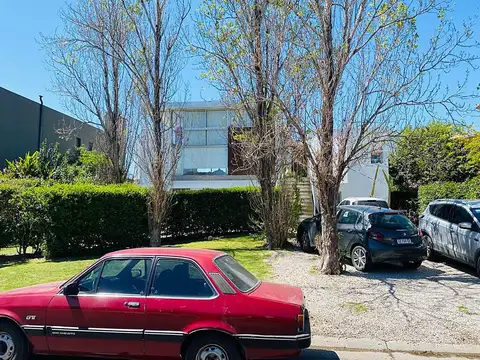 Casa en alquiler temporario, 4 dormitorios en Tigre - Santa Barbara
