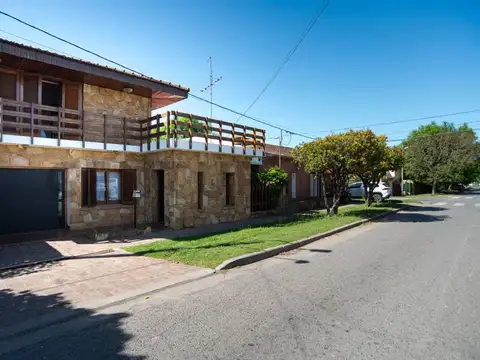 Casa en venta en Villa Elisa acepta permuta