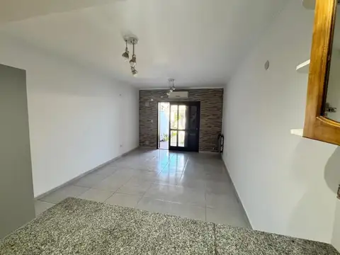 Departamento, dúplex en venta. La Plata, San Carlos