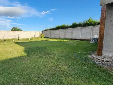 Venta casa barrio cerrado Maipú- 5 ambientes