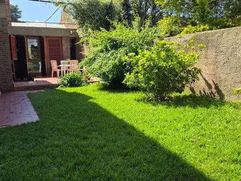 Venta casa 5 Amb BERNAL - DEPENDENCIA